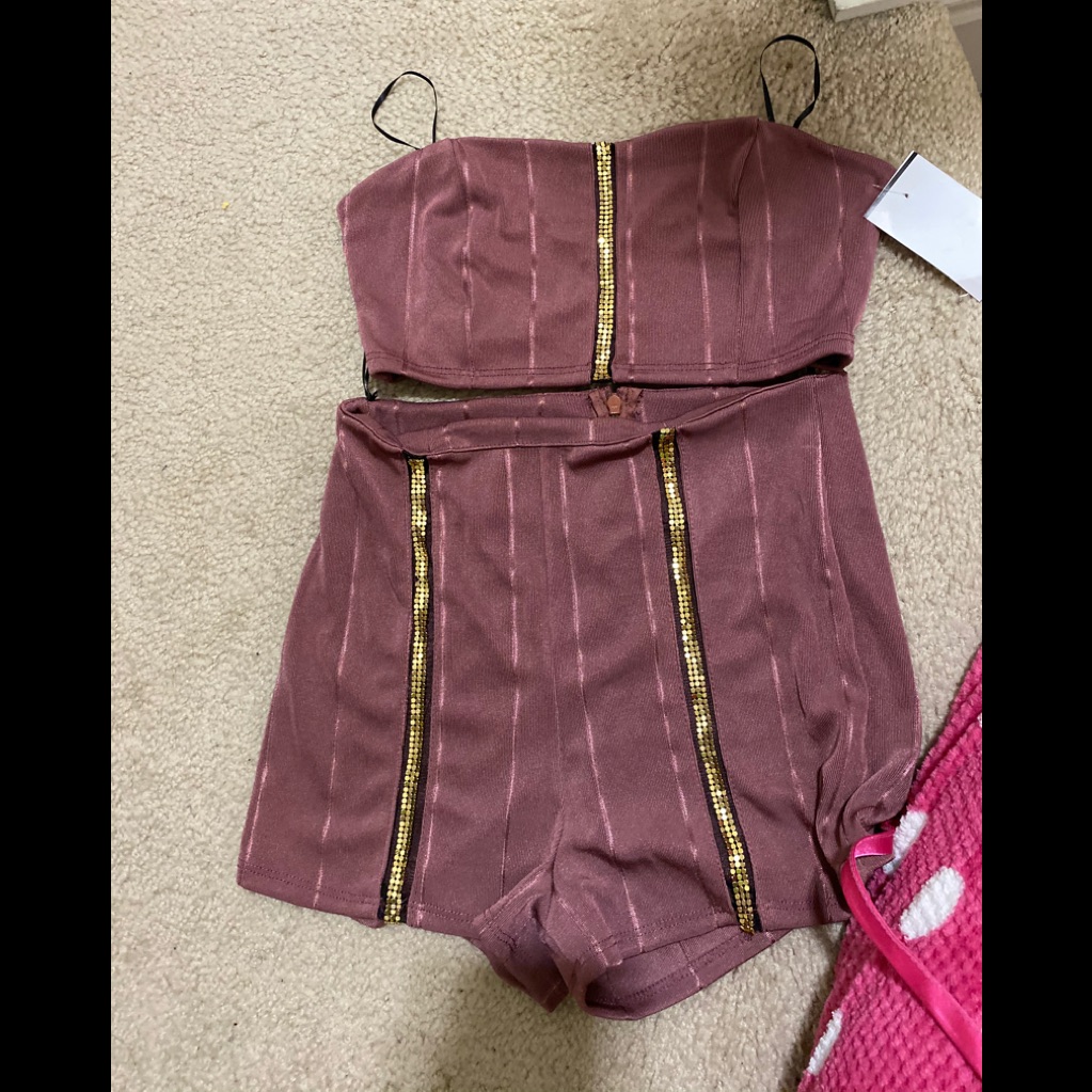 Brand New 2pc Set